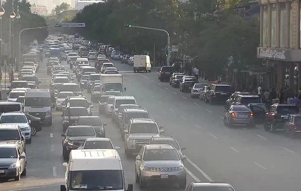 Bakının bu yollarında sıxlıq var - Avtobuslar gecikir - FOTO