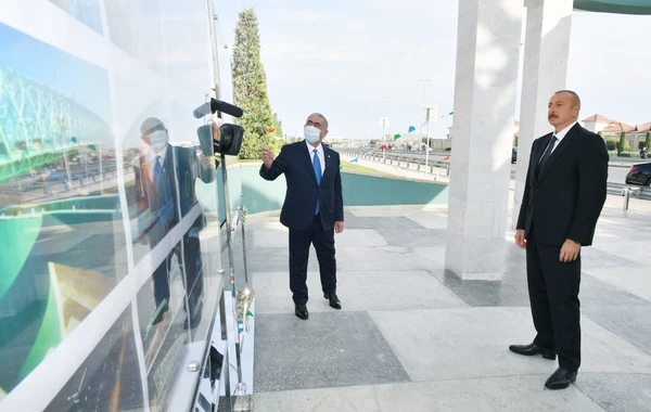 İlham Əliyev Bakıda yerüstü piyada keçidinin açılışında iştirak edib - YENİLƏNİB - FOTO