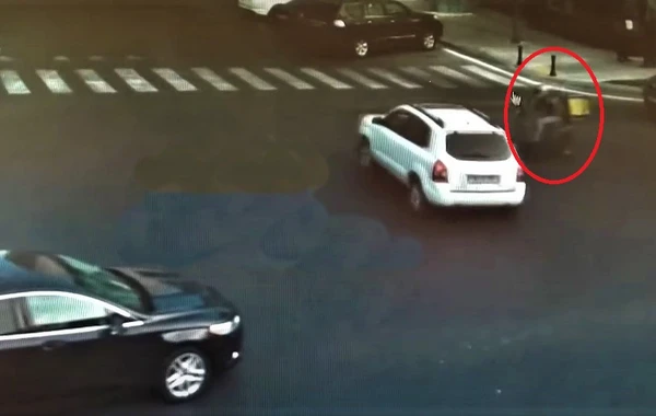 Bakıda avtomobillə motosiklet toqquşdu - ANBAAN VİDEO