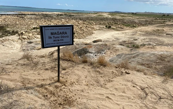 Bakıda bu abidənin ətrafındakı qanunsuz hasarlar söküldü - FOTO