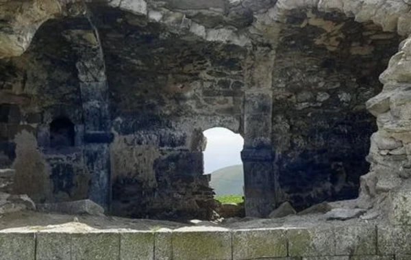 Azərbaycanda daha bir tarixi abidə dağılmaq üzrədir - FOTO