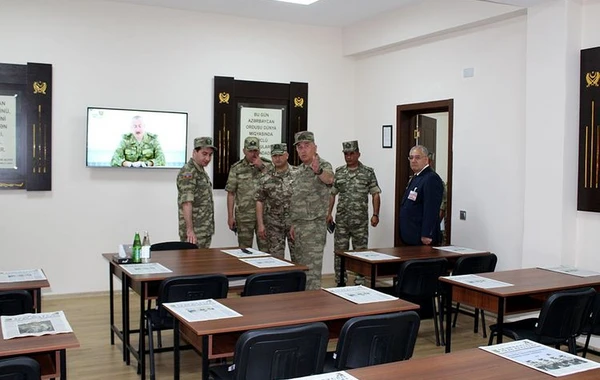 Prezidentin köməkçisi ön cəbhəyə getdi - FOTO