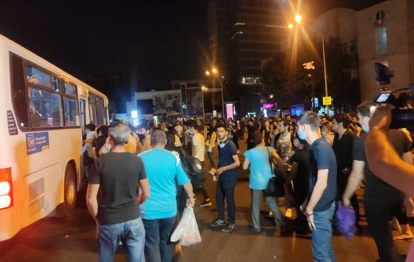 Sərnişinlər niyə marşrut avtobuslarından şikayət edir? - VİDEOREPORTAJ