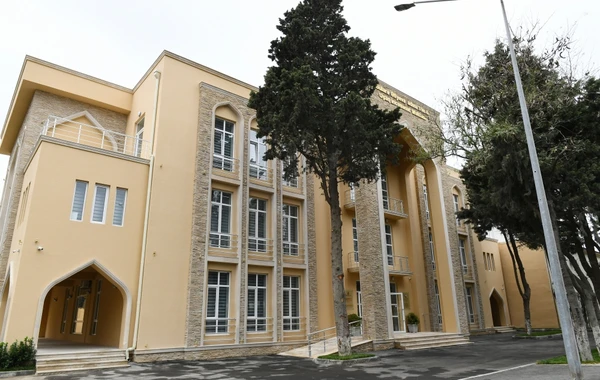 Мехрибан Алиева на открытии нового здания Детской школы искусств в поселке Бюльбюля - ФОТО