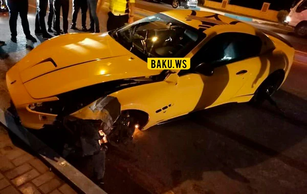 Novxanı-Sumqayıt yolunda “Maserati” qəzaya uğradı - VİDEO