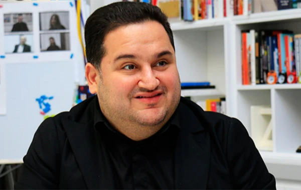 Murad Dadaşov daha bir aparıcını “Xəzər”ə gətirdi - FOTO