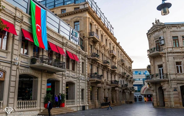 Bakı bayrağa büründü - FOTO
