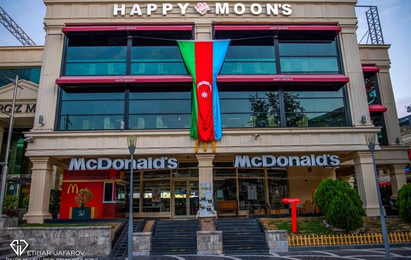 Bakı bayrağa büründü - FOTO