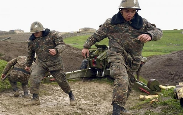 Erməni taborunun şəxsi heyəti müdafiə mövqelərini tərk edərək qaçır - MÜDAFİƏ NAZİRLİYİ
