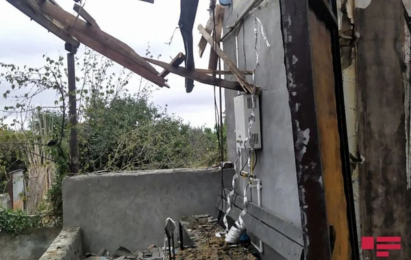Naftalanda mərmi düşən daha iki ev dağılıb - FOTO