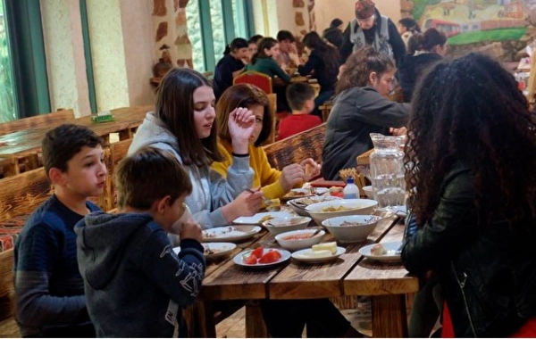 Xankəndidən qaçan ermənilər otelləri doldurdular - FOTO