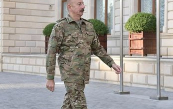 Prezident İlham Əliyev müşavirə keçirdi - FOTO