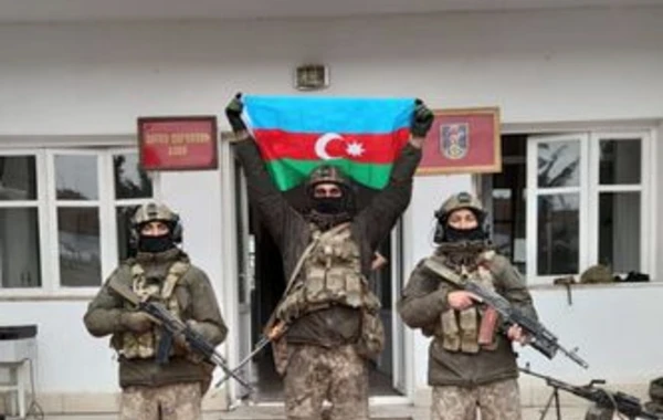 Azərbaycan bayrağı Cəbrayıl rayonunun mərkəzində dalğalanır - FOTO