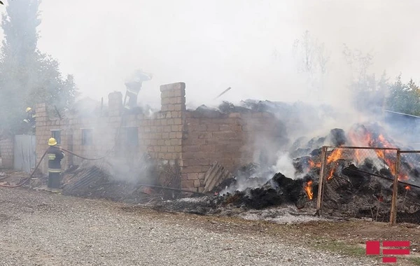 Raket və artilleriya atəşləri Tərtərdə mülki obyektlərdə yanğınlara səbəb olub - FOTO