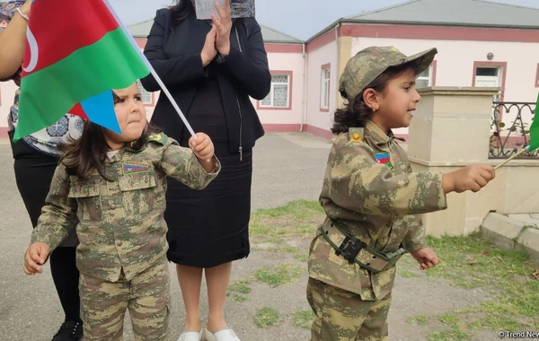 Вынужденные переселенцы из Ходжавенда провели "Знаменный марш"