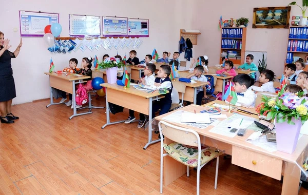 Məktəblilərin tətili ilə bağlı daha bir qərar