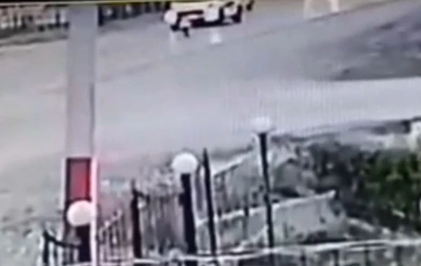 Göyçayda polis 2 yaşlı uşağı ölümdən xilas edib - FOTO