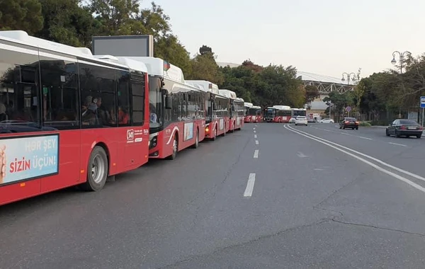 Bakı Nəqliyyat Agentliyi ehtiyat avtobusları xəttə buraxdı - FOTO