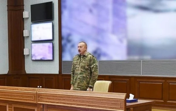 Ильхам Алиев провел оперативное совещание в Центральном командном пункте Минобороны - ФОТО/ВИДЕО