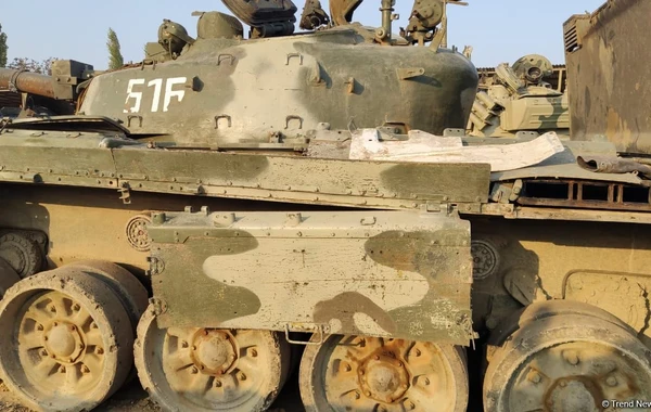 Erməni tankları ermənilərə qarşı - FOTO