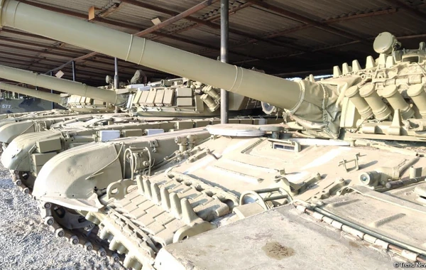 Erməni tankları ermənilərə qarşı - FOTO