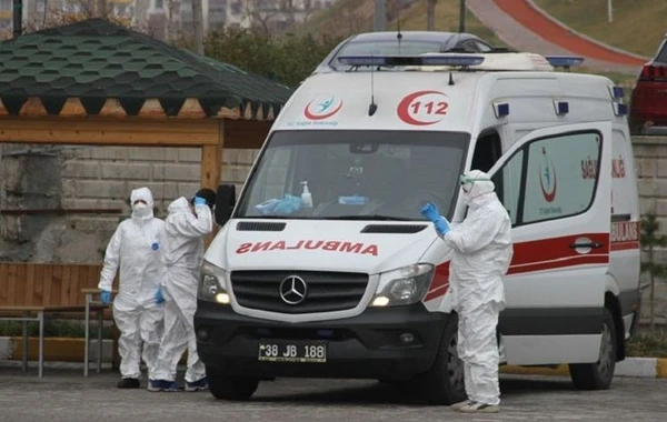 Türkiyədə son sutkada koronavirusdan daha 76 nəfər ölüb