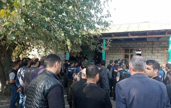 В Барде прошли похороны 7-летней Айсу, погибшей в результате вражеского обстрела - ФОТО