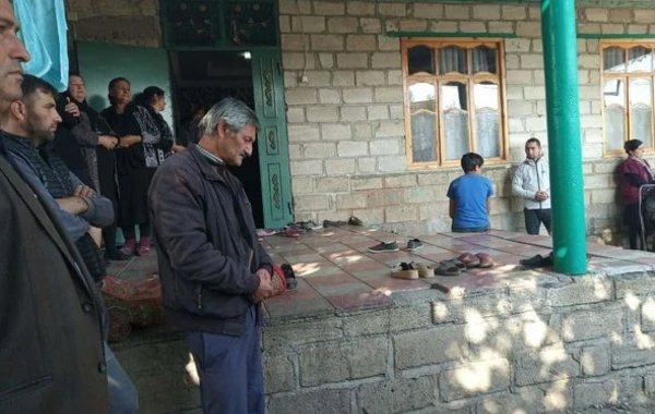 Bərdədə həlak olan yeddi yaşlı Aysu dəfn olunub - FOTO