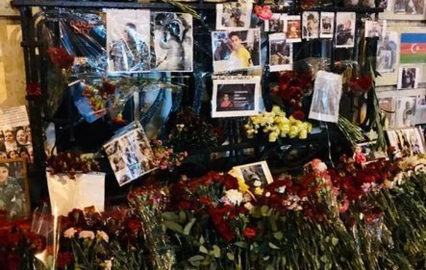 В Москве чтят память жертв бардинской трагедии - ФОТО