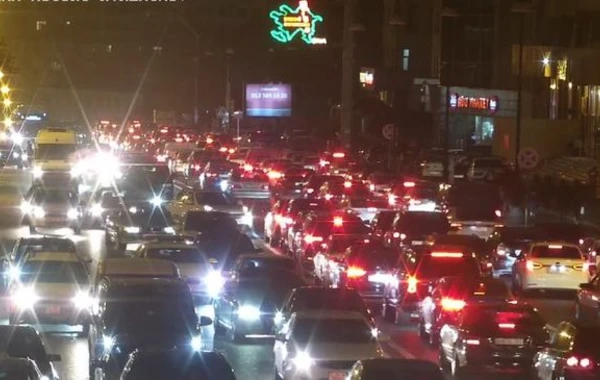Bakıda bu yollarda sıxlıq var - SİYAHI
