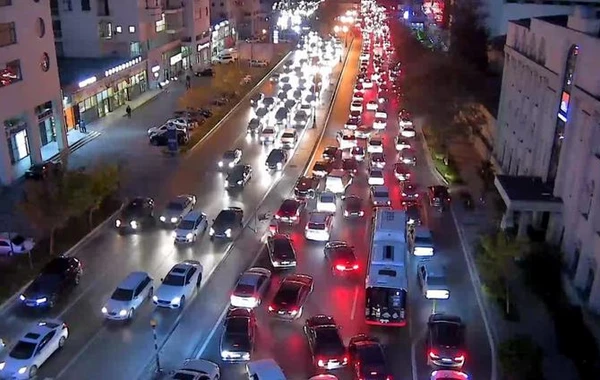 Bakıda bu yollarda sıxlıq var - SİYAHI