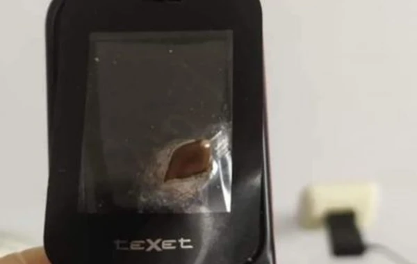 Hərbçimizin həyatını xilas edən mobil telefon - FOTO