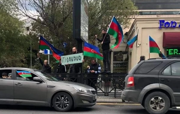 Azərbaycan sevinc içindədir - FOTO