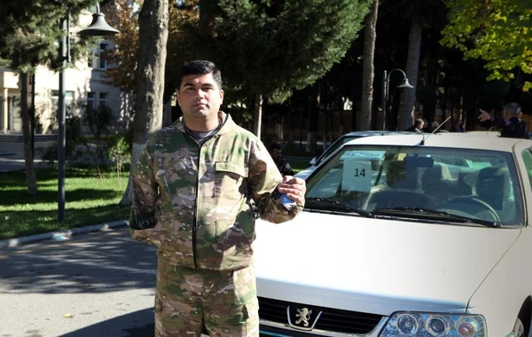 Müharibə əlillərinə minik avtomobilləri verilib - FOTO
