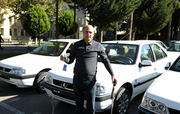 Müharibə əlillərinə minik avtomobilləri verilib - FOTO