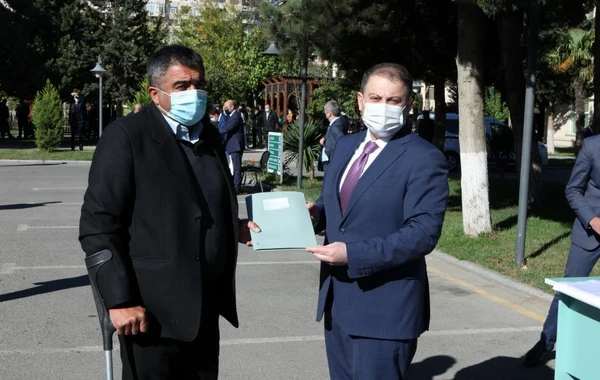 Müharibə əlillərinə minik avtomobilləri verilib - FOTO