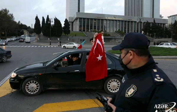 Zəfərlə açılan sabahda şəhidlərimizin ruhuna ehtiramla... - REPORTAJ - VİDEO
