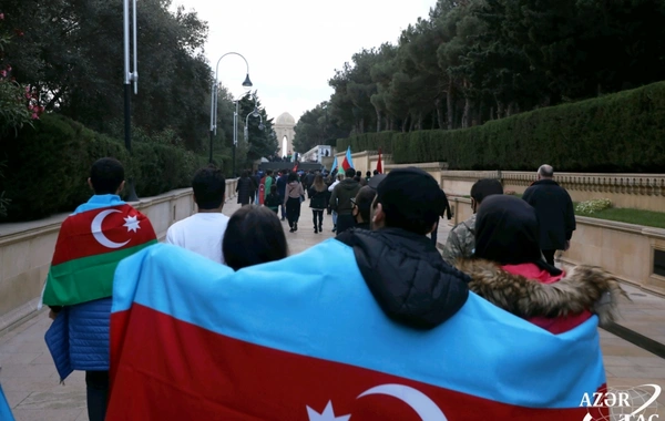 Zəfərlə açılan sabahda şəhidlərimizin ruhuna ehtiramla... - REPORTAJ - VİDEO