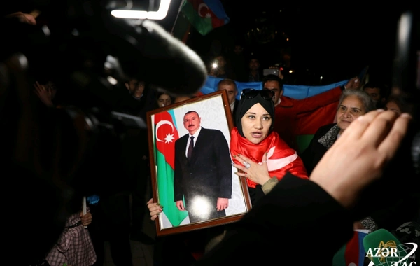 Zəfərlə açılan sabahda şəhidlərimizin ruhuna ehtiramla... - REPORTAJ - VİDEO