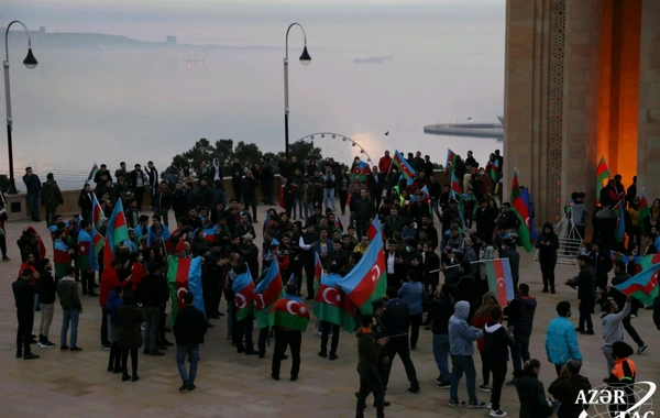 Zəfərlə açılan sabahda şəhidlərimizin ruhuna ehtiramla... - REPORTAJ - VİDEO