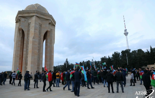 Zəfərlə açılan sabahda şəhidlərimizin ruhuna ehtiramla... - REPORTAJ - VİDEO