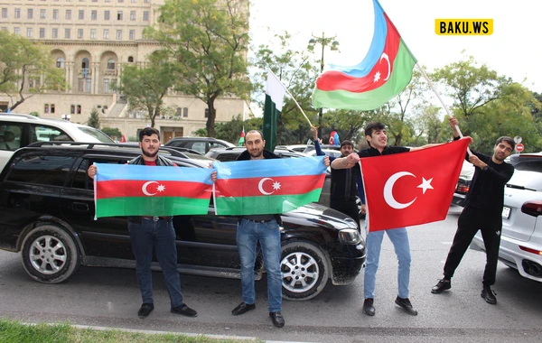 Azərbaycan Böyük Qələbəni qeyd edir! - FOTO