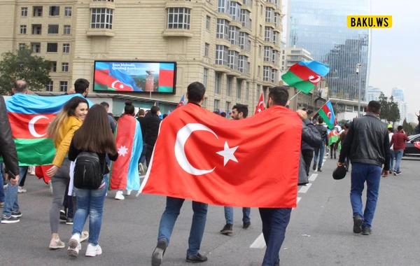 Azərbaycan Böyük Qələbəni qeyd edir! - FOTO