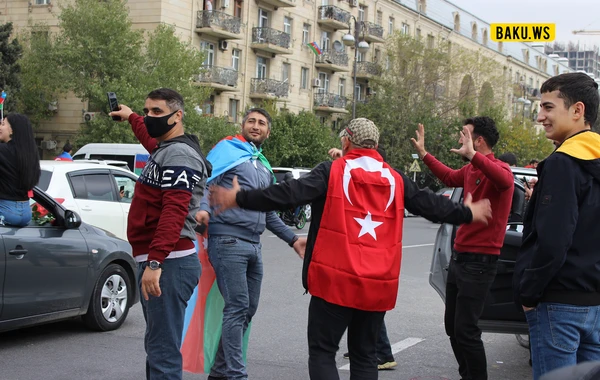 Azərbaycan Böyük Qələbəni qeyd edir! - FOTO