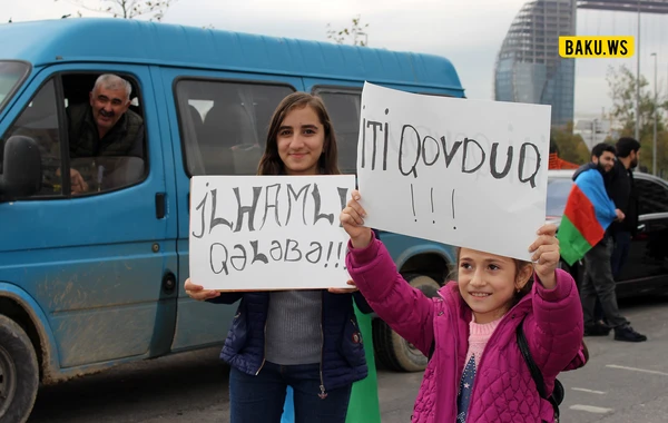 Azərbaycan Böyük Qələbəni qeyd edir! - FOTO
