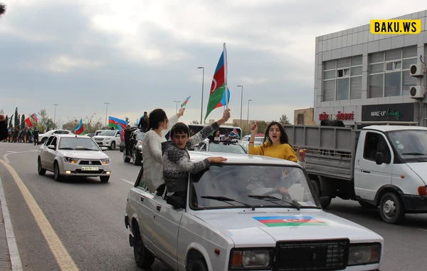 Azərbaycan Böyük Qələbəni qeyd edir! - FOTO