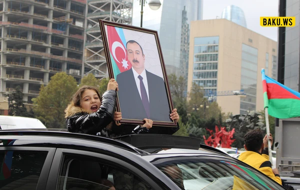 Azərbaycan Böyük Qələbəni qeyd edir! - FOTO
