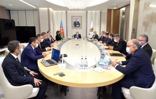 SOCAR prezidenti Qələbə münasibətilə şirkətin rəhbər heyəti ilə onlayn görüş keçirib