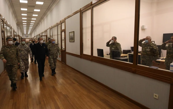 Hulusi Akar və digər yüksək vəzifəli hərbçilər Müdafiə Nazirliyində görüş keçiriblər - VİDEO
