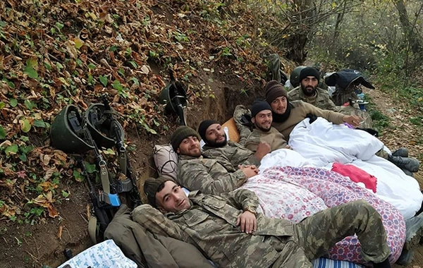 Əsgərimiz bu mesajı ilə hamını kövrəltdi - FOTO